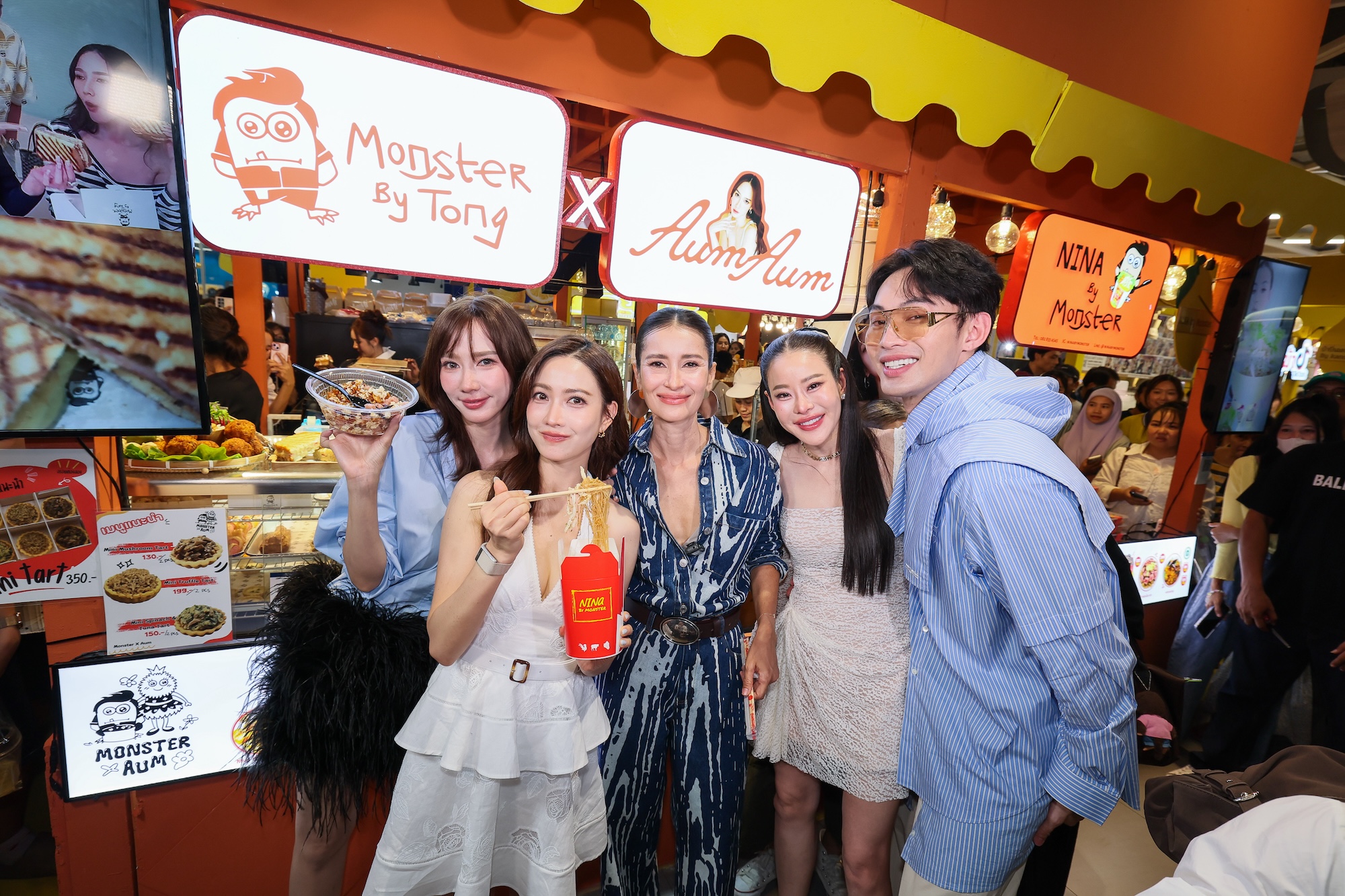 เมกาบางนา เปิดมหกรรมความอร่อยครั้งใหญ่! กับตลาด “AUM AUM” ยกทัพร้านเด็ด ร้านอร่อยของคนดังไว้เพียบในงานเดียว   พร้อมตัวแม่ “อั้ม–แอน–แต้ว” บุกตลาดสร้างสีสันในวันเปิดงาน  วันนี้ – 16 ส.ค. 69 ณ ชั้น 1 โซนธนาคาร เมกาบางนา
