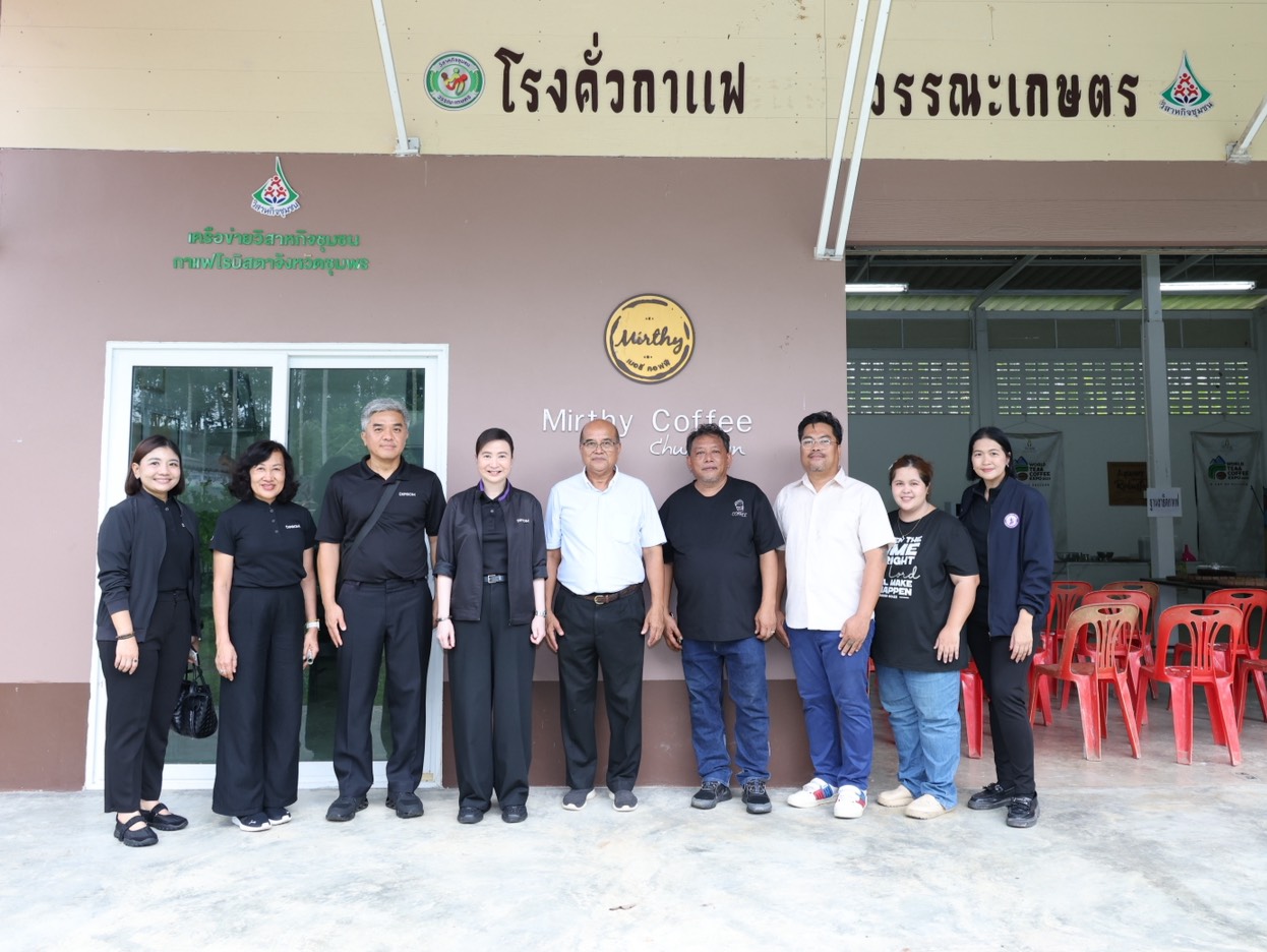 “อธิบดีณัฏฐิญา” บินตรง ลงเมืองชุมพร เยี่ยมวิสาหกิจชุมชน ผู้ประกอบการที่ผ่านบ่มเพาะจากดีพร้อม ตอกย้ำความแข็งแกร่งของเศรษฐกิจฐานราก เพิ่มมูลค่าสินค้าเกษตรไทยสู่ความยั่งยืน