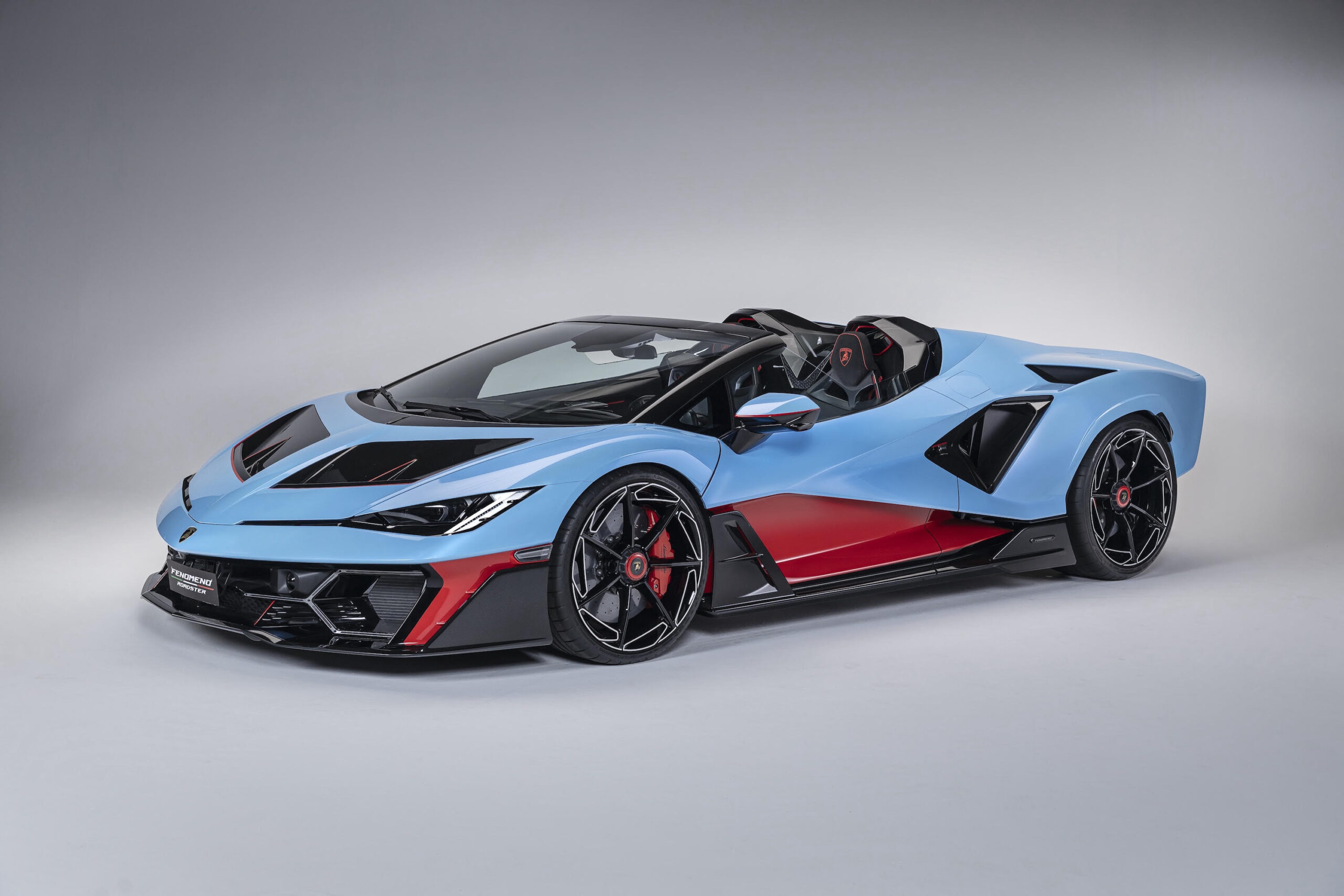 บริดจสโตนได้รับเลือกในฐานะพันธมิตรด้านยางรถยนต์  ให้ ‘Lamborghini Fenomeno Roadster’ ซูเปอร์คาร์เปิดประทุนทรงพลังที่สุดในประวัติศาสตร์ลัมโบร์กินี