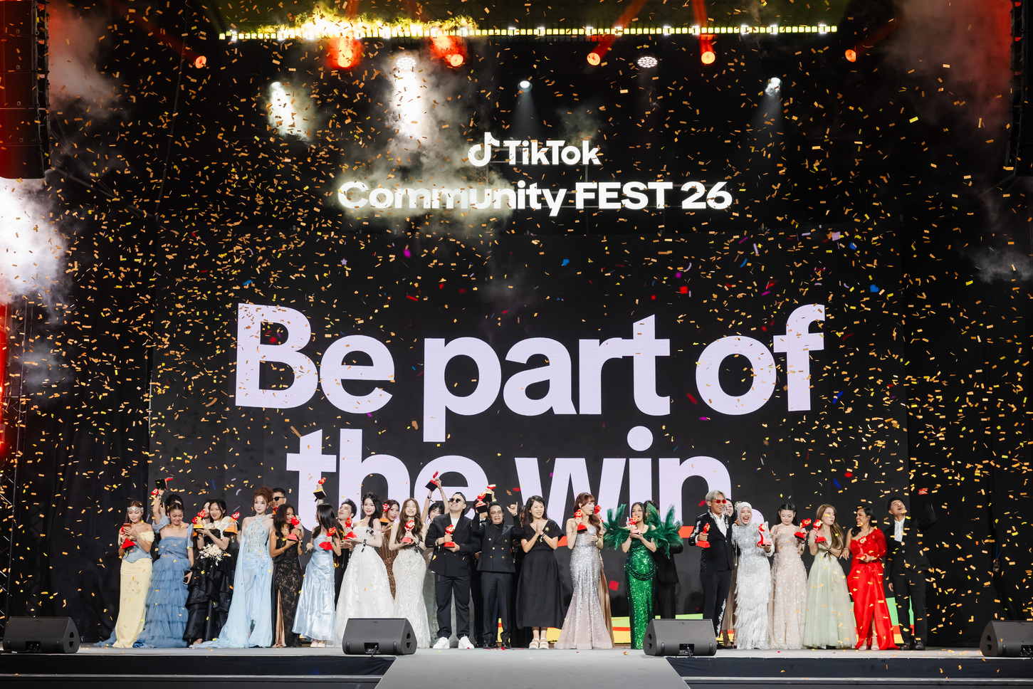 ไอคอนสยาม ผนึกกำลัง TikTok LIVE และ ททท. จัด “TikTok LIVE Community Fest 2026”  ตอกย้ำวิสัยทัศน์การเป็น Global Experiential Destination   พลิกโฉมประสบการณ์รีเทลแห่งอนาคต ผ่านพลังคอมมูนิตี้และดิจิทัลแพลตฟอร์มระดับโลก