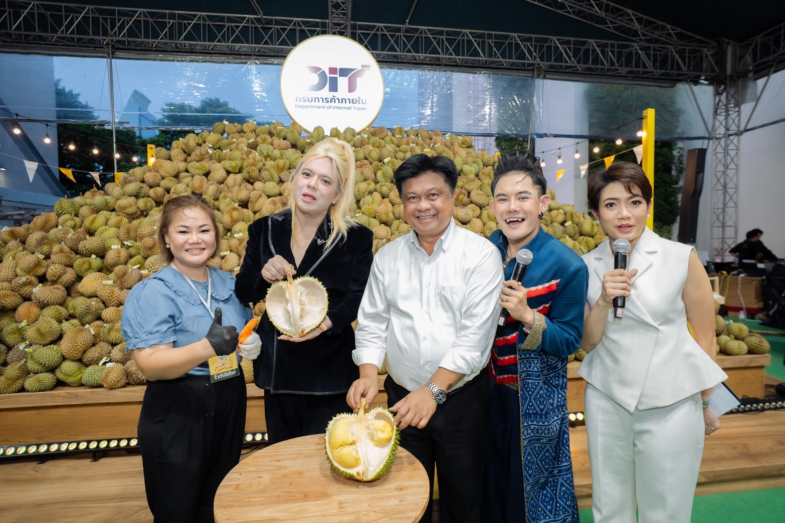 กรมการค้าภายในต่อยอดความสำเร็จงาน “Premium Durian Fest 2026”ยกทุเรียนคุณภาพ และผลไม้ไทยบุกสยามพารากอน ชวนคนไทยอุดหนุนช่วงโค้งสุดท้ายของฤดูกาลทุเรียนปีนี้