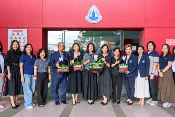OCEAN LIFE ไทยสมุทรประกันชีวิต จัดโครงการ “Gift of Love” สานต่อภารกิจเพื่อสังคม  มอบเงินสนับสนุนแก่น้องๆ มูลนิธิอนุเคราะห์คนพิการฯ ร่วมสร้างสังคมแห่งโอกาส
