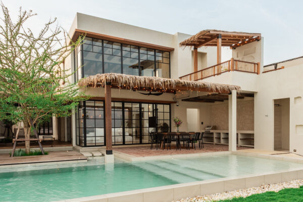 พักเรื่องผี แล้วหนีไปเที่ยวทะเล! ยอดค้นหาที่พัก Airbnb ช่วงฮาโลวีนพุ่ง 25% จากปีก่อน  จากหัวหินถึงภูเก็ต นักเดินทางไทยหนีความหลอนรับลมทะเลในช่วงฮาโลวีน ยอดค้นหาที่พักกลุ่ม Gen Z พุ่งเกือบ 40% เมื่อเทียบกับปีก่อน