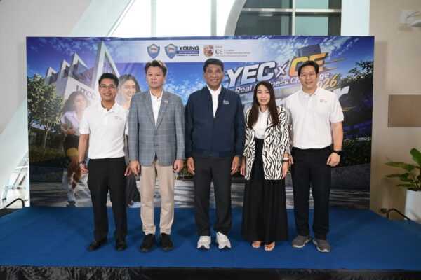 ม.หอการค้าไทย ผนึก YEC ยก 12 ธุรกิจจริงทั่วประเทศ เข้าห้องเรียน คณะการสร้างเจ้าของธุรกิจสร้างสรรค์ ให้นักศึกษาคิดจริง ทำจริง แก้โจทย์จริง  “CE AIpreneur ทำธุรกิจจริงด้วย AI กับ YEC”